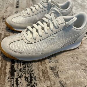 Puma Women's White Sneakers with Gum Sole
